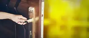 Razones para Instalar una Cerradura Antibumping - Cerrajero La Barrosa